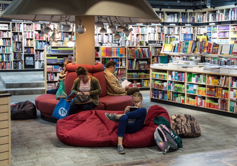 vente-NICE-min_books_bookstore_book_reader_readers_reading_shop_sale_books-849006